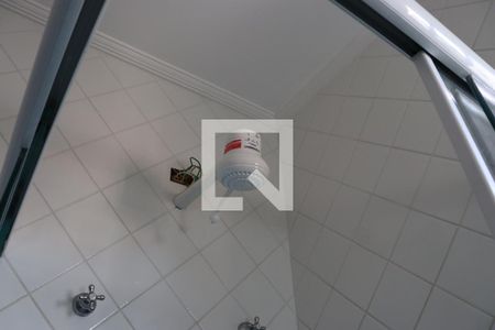 Casa à venda com 299m², 3 quartos e 4 vagasDetalhe do banheiro 1