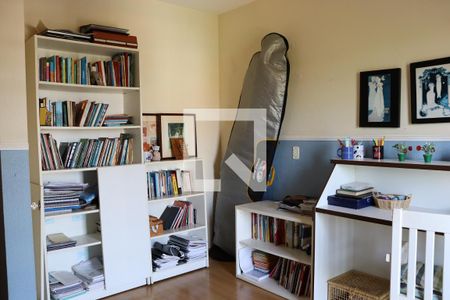 Casa à venda com 299m², 3 quartos e 4 vagasQuarto 2 