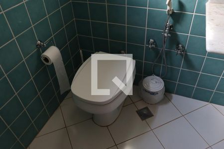 Casa à venda com 299m², 3 quartos e 4 vagasDetalhe do banheiro 1 
