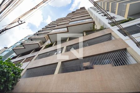 Apartamento para alugar com 123m², 3 quartos e 2 vagasFachada