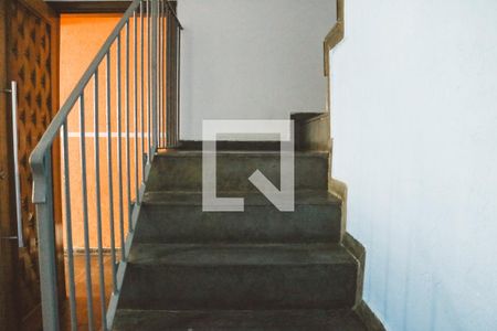 Escada de casa para alugar com 1 quarto, 80m² em Jardim Joamar, São Paulo
