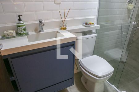 Casa de condomínio à venda com 168m², 4 quartos e 2 vagas Casa de condomínio à venda com 168m², 4 quartos e 2 vagasBanheiro de serviço