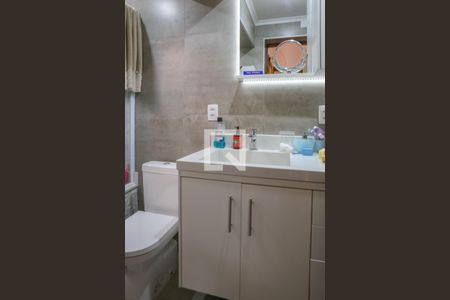 Casa de condomínio à venda com 168m², 4 quartos e 2 vagas Casa de condomínio à venda com 168m², 4 quartos e 2 vagasBanheiro da Suíte