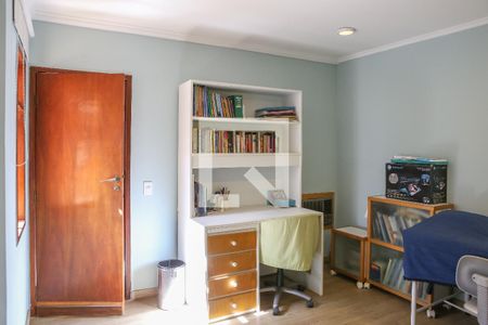 Casa de condomínio à venda com 168m², 4 quartos e 2 vagas Casa de condomínio à venda com 168m², 4 quartos e 2 vagasEscritório