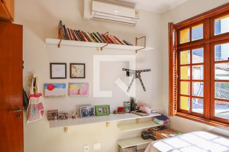 Casa de condomínio à venda com 168m², 4 quartos e 2 vagas Casa de condomínio à venda com 168m², 4 quartos e 2 vagasQuarto 2