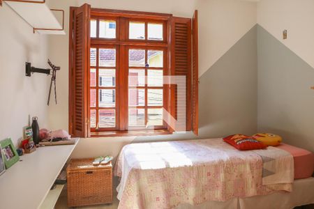 Casa de condomínio à venda com 168m², 4 quartos e 2 vagas Casa de condomínio à venda com 168m², 4 quartos e 2 vagasQuarto 2