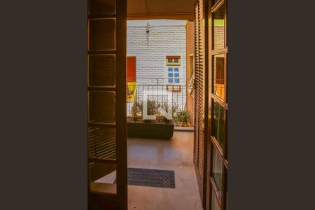 Casa de condomínio à venda com 168m², 4 quartos e 2 vagas Casa de condomínio à venda com 168m², 4 quartos e 2 vagasSuíte