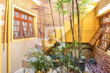 Casa de condomínio à venda com 168m², 4 quartos e 2 vagas Casa de condomínio à venda com 168m², 4 quartos e 2 vagasÁrea de Serviço