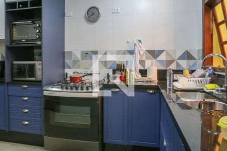 Casa de condomínio à venda com 168m², 4 quartos e 2 vagas Casa de condomínio à venda com 168m², 4 quartos e 2 vagasCozinha