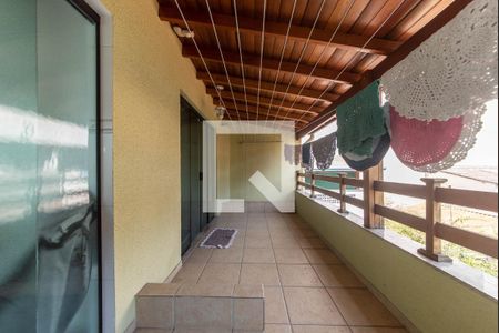 Casa à venda com 468m², 4 quartos e 4 vagas Casa à venda com 468m², 4 quartos e 4 vagasÁrea de Serviço