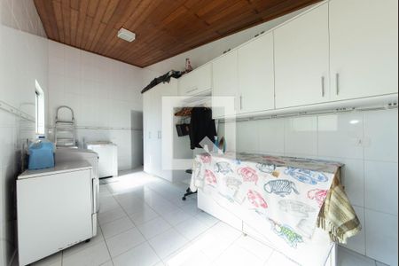 Casa à venda com 468m², 4 quartos e 4 vagas Casa à venda com 468m², 4 quartos e 4 vagasÁrea de Serviço