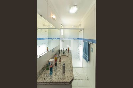 Casa à venda com 468m², 4 quartos e 4 vagas Casa à venda com 468m², 4 quartos e 4 vagasBanheiro da Suíte 2