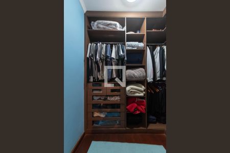 Casa à venda com 468m², 4 quartos e 4 vagas Casa à venda com 468m², 4 quartos e 4 vagasCloset da suíte 2