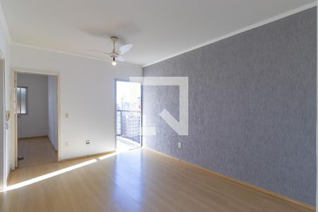 Sala de apartamento para alugar com 1 quarto, 60m² em Centro, Campinas