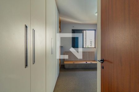 Apartamento à venda com 358m², 4 quartos e 3 vagasSuíte 2