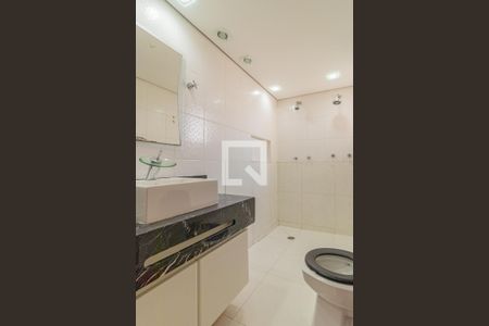 Apartamento à venda com 358m², 4 quartos e 3 vagasBanheiro da Suite 1