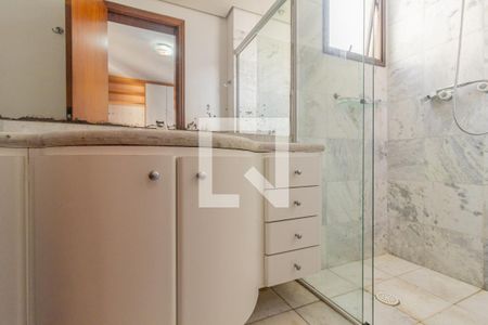 Apartamento à venda com 358m², 4 quartos e 3 vagasBanheiro da Suíte 2