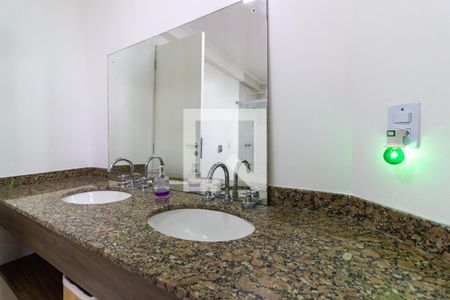 Apartamento à venda com 200m², 4 quartos e 4 vagasBanheiro da Suíte 4