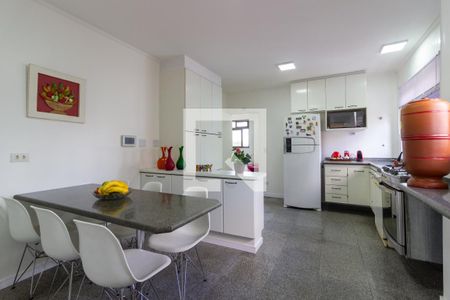 Apartamento à venda com 200m², 4 quartos e 4 vagasCozinha