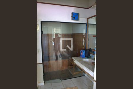 Casa à venda com 1500m², 5 quartos e NaN vagas Casa à venda com 1500m², 5 quartos e NaN vagasBanheiro da Suíte 2