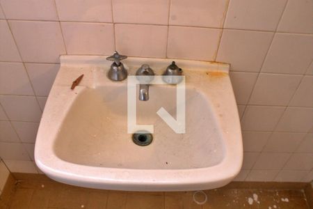 Casa à venda com 1500m², 5 quartos e NaN vagas Casa à venda com 1500m², 5 quartos e NaN vagasBanheiro de serviço