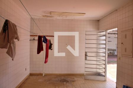 Casa à venda com 1500m², 5 quartos e NaN vagas Casa à venda com 1500m², 5 quartos e NaN vagasÁrea de Serviço