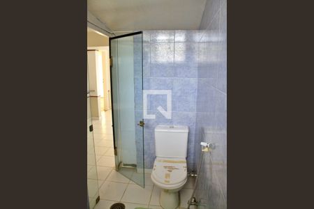 Casa à venda com 1500m², 5 quartos e NaN vagas Casa à venda com 1500m², 5 quartos e NaN vagasBanheiro da Suíte 2