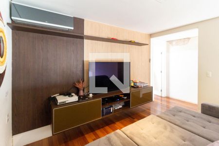 Sala de TV de casa à venda com 3 quartos, 300m² em Jardim da Glória, São Paulo