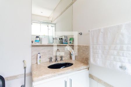 Casa à venda com 300m², 3 quartos e 2 vagasBanheiro do quarto 2