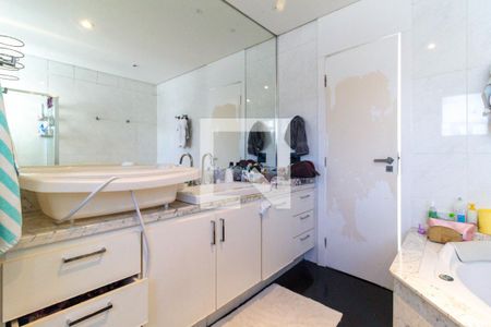 Casa à venda com 300m², 3 quartos e 2 vagasBanheiro do quarto 1