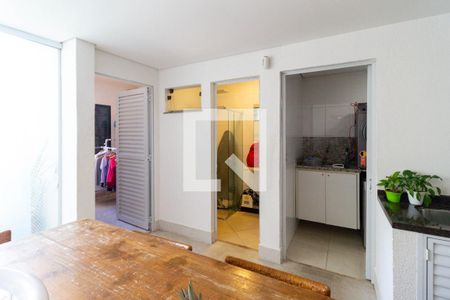 Casa à venda com 300m², 3 quartos e 2 vagasÁrea de serviço