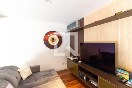 Sala de TV de casa à venda com 3 quartos, 300m² em Jardim da Glória, São Paulo
