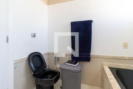 Casa à venda com 300m², 3 quartos e 2 vagasBanheiro do quarto 3