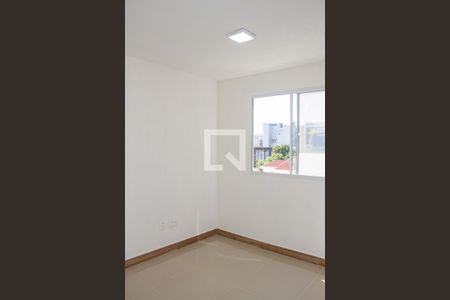 Sala de apartamento para alugar com 2 quartos, 40m² em Cascadura, Rio de Janeiro