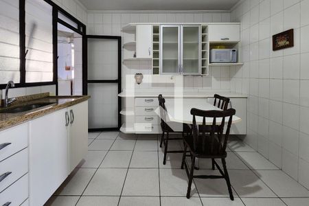 Apartamento à venda com 125m², 4 quartos e 2 vagasCozinha