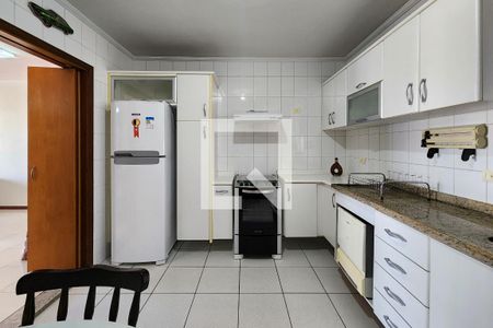 Apartamento à venda com 125m², 4 quartos e 2 vagasCozinha
