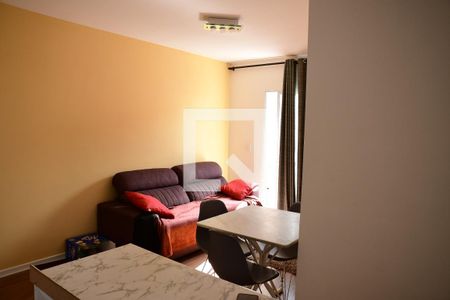 Sala de apartamento para alugar com 2 quartos, 45m² em Barro Branco, Cotia