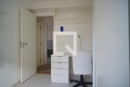 Quarto 1 de apartamento para alugar com 3 quartos, 75m² em Vila Ipiranga, Porto Alegre
