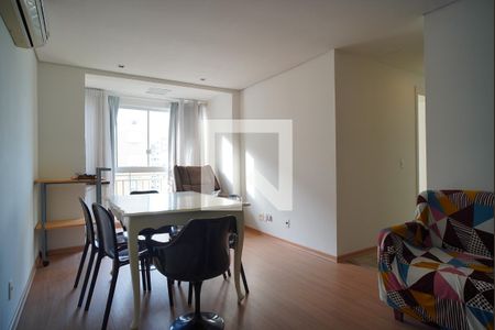 Sala de apartamento para alugar com 3 quartos, 75m² em Vila Ipiranga, Porto Alegre