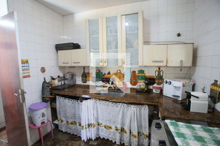 Casa à venda com 350m², 7 quartos e 1 vaga Casa à venda com 350m², 7 quartos e 1 vagaCozinha