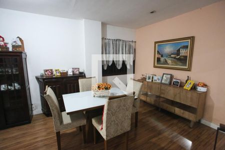 Casa à venda com 350m², 7 quartos e 1 vaga Casa à venda com 350m², 7 quartos e 1 vagaSala de jantar