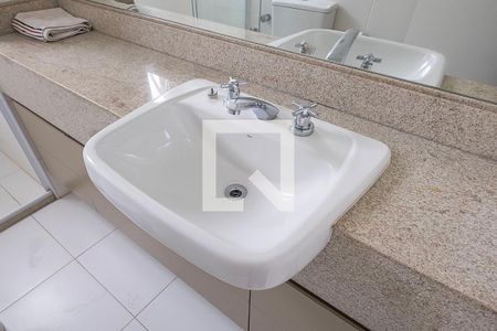 Apartamento para alugar com 130m², 3 quartos e 4 vagasBanheiro da Suíte 1