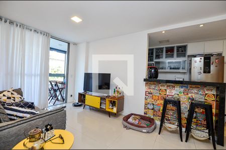 Sala de casa de condomínio à venda com 2 quartos, 78m² em Piratininga, Niterói