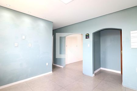 Sala de apartamento para alugar com 3 quartos, 80m² em Passo D’areia, Porto Alegre