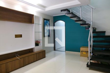 Sala de casa para alugar com 2 quartos, 230m² em Vila Camilopolis, Santo André