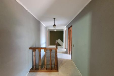 Casa à venda com 278m², 4 quartos e 4 vagasEscada