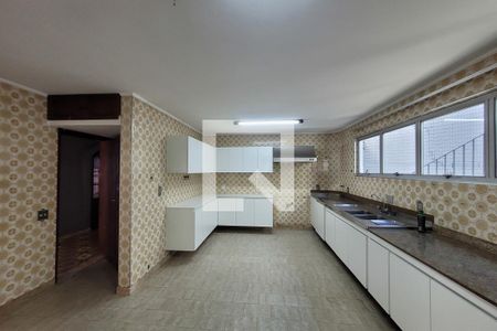 Casa à venda com 278m², 4 quartos e 4 vagasCozinha