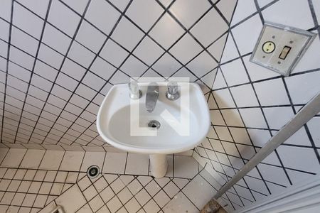 Casa à venda com 278m², 4 quartos e 4 vagasBanheiro de hospedes