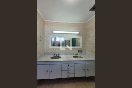 Casa à venda com 278m², 4 quartos e 4 vagasBanheiro do Quarto 4