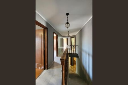 Casa à venda com 278m², 4 quartos e 4 vagasEscada